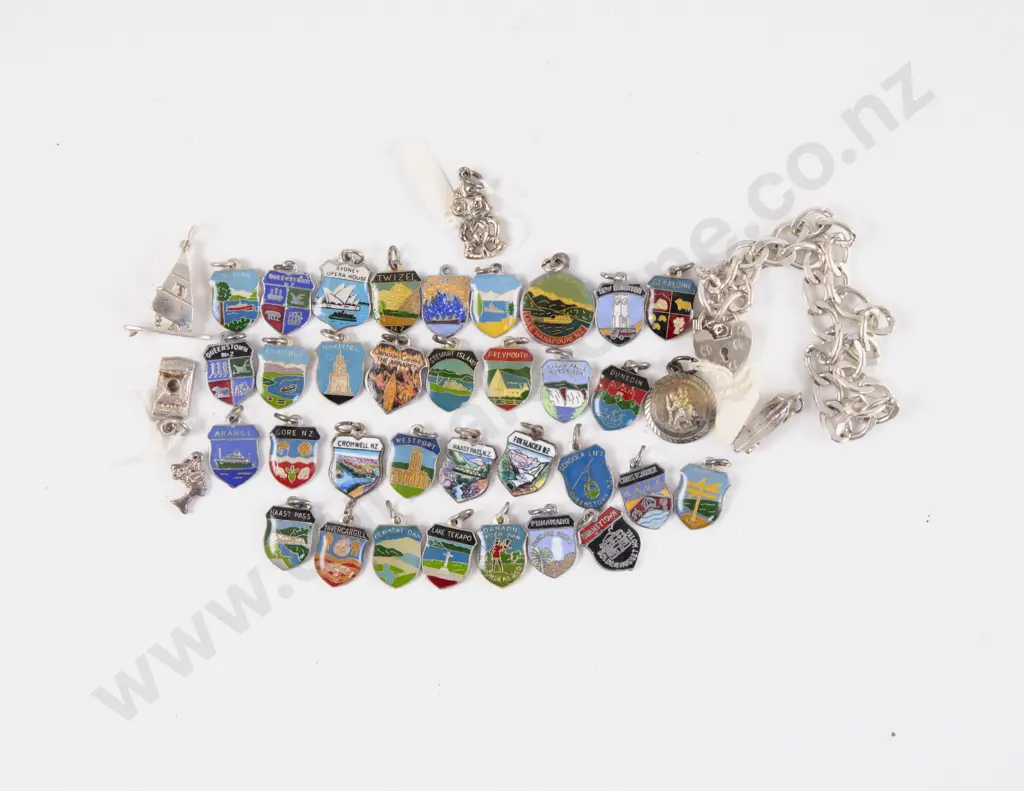 S/S Fancy Curb Link Bracelet Image 1++