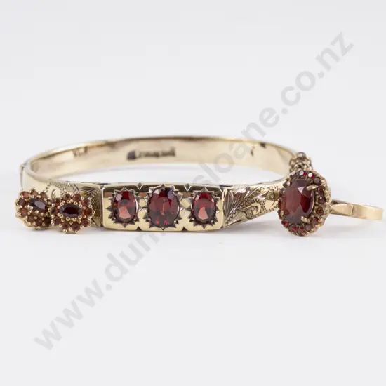 9ct Garnet Cluster Ring with Cluster Earrings