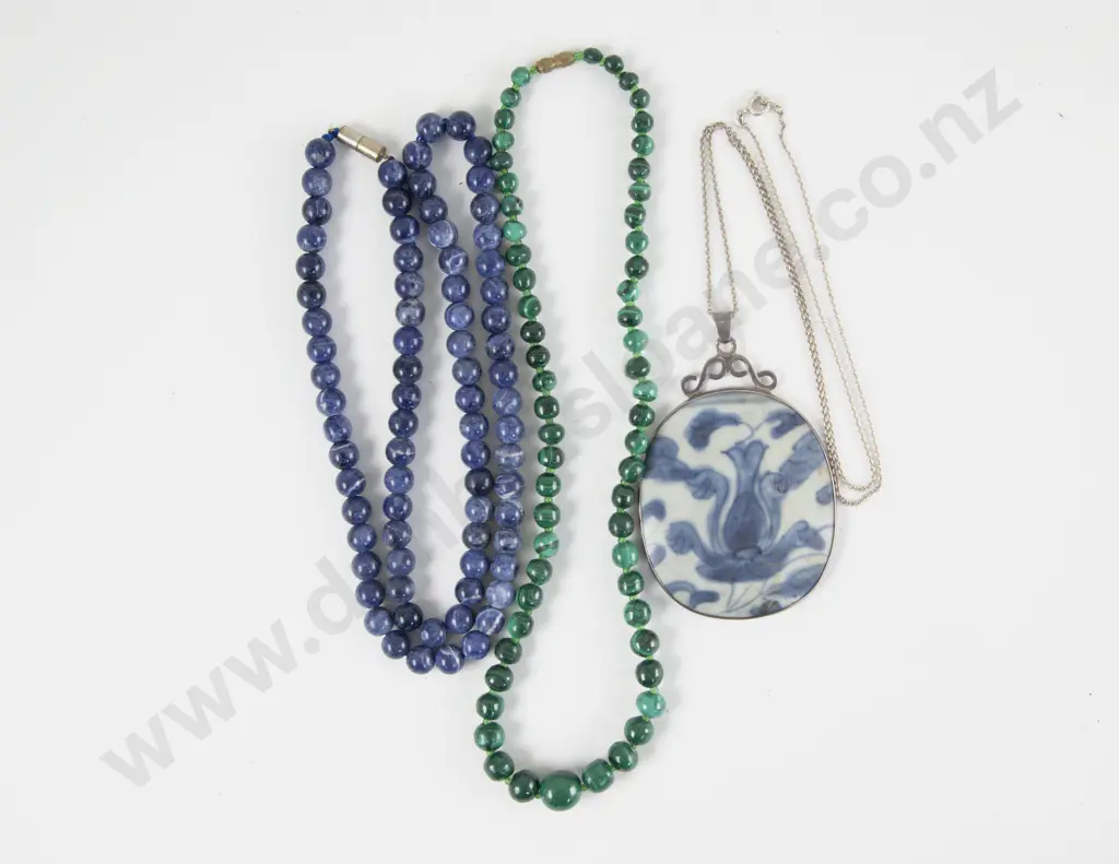S/S Mount Ming Dynasty Porcelain Pendant on Chain Image 1++