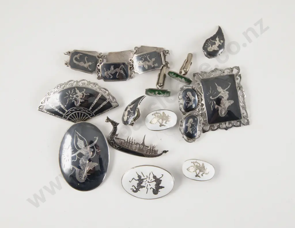Thai Silver and White Enamel Jewellery Image 1++