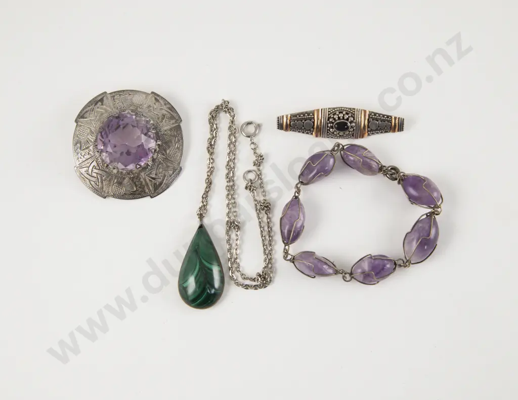 S/S Scottish Kilt Brooch Image 1++