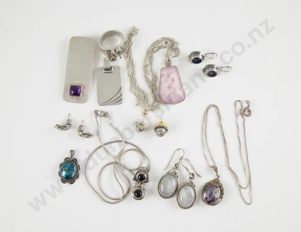 Collection of Assorted S/S Jewellery Image 1++