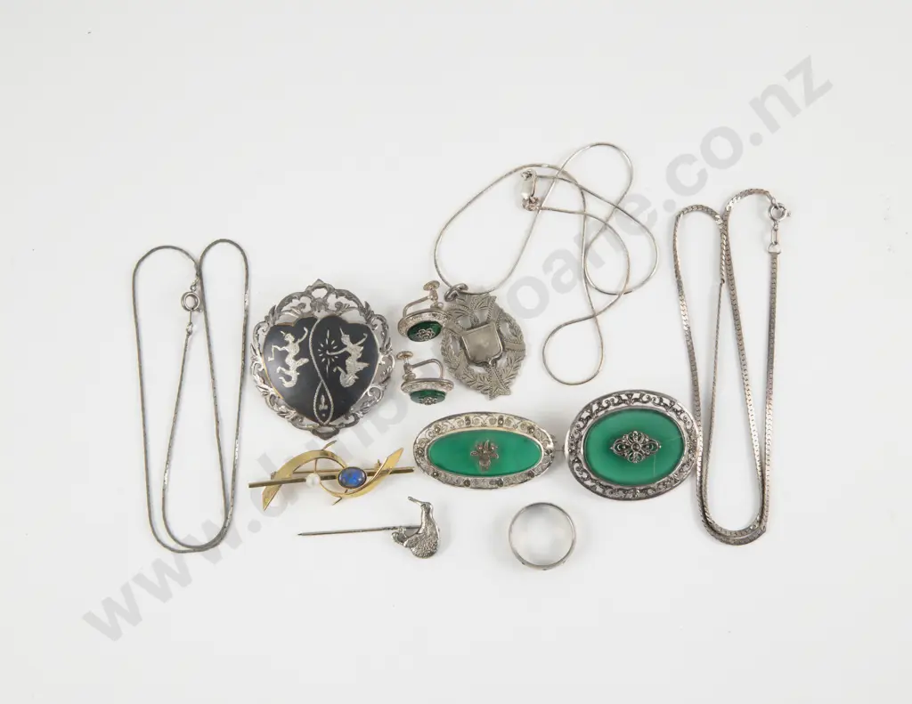 Collection of Assorted Sterling Silver Jewellery Image 1++