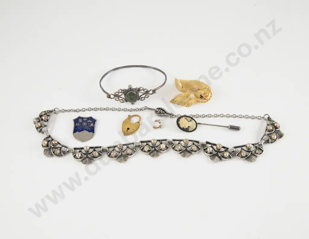 S/S Single Greenstone Bangle Image 1++