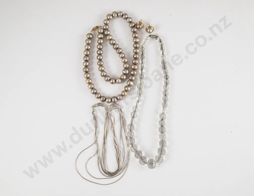 Single Strand Freshwater Pearl Necklace and Earrings Image 1++