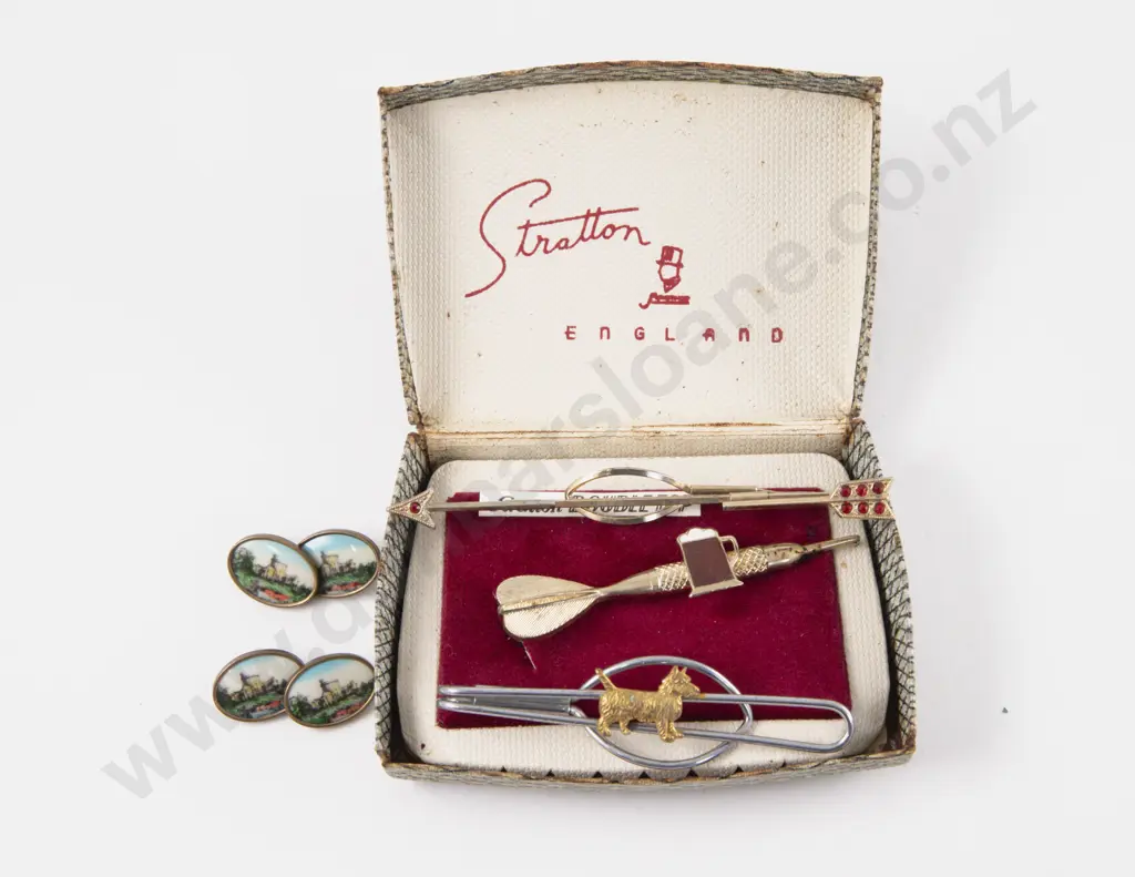 Mid C20th Pair Windsor Castle Cuff Links and Three Tie Clips Image 1++