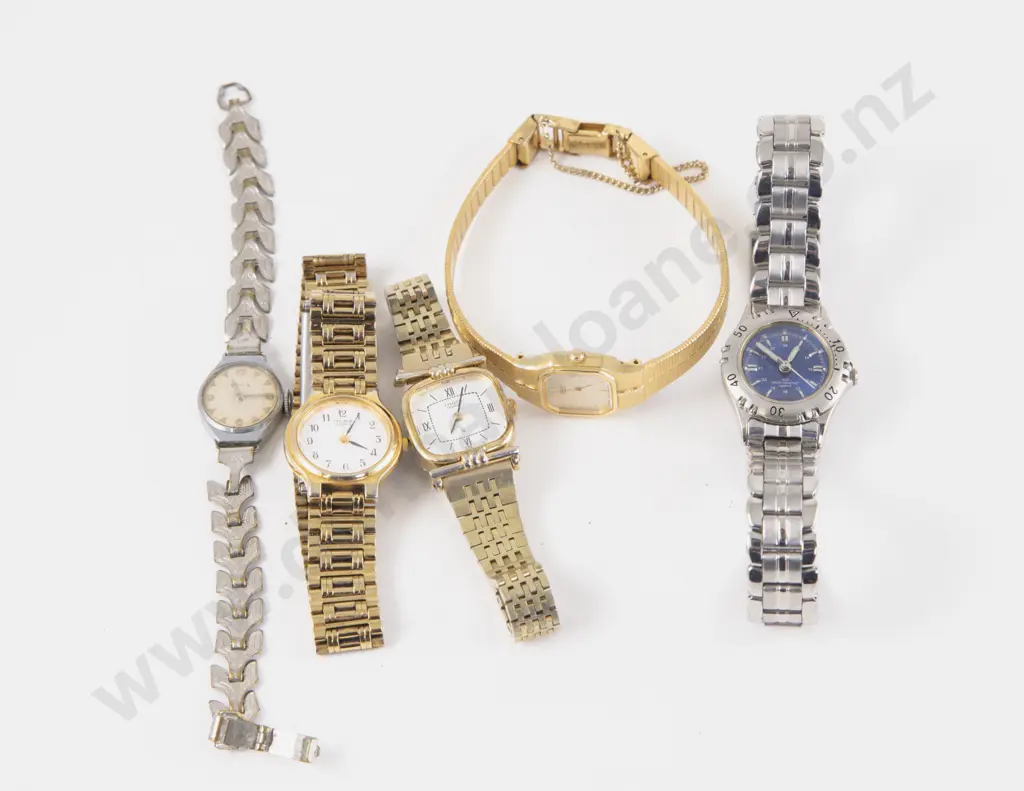 C1970's Vintage Seiko Ladies Quartz Dress Watch with four other watches Image 1++