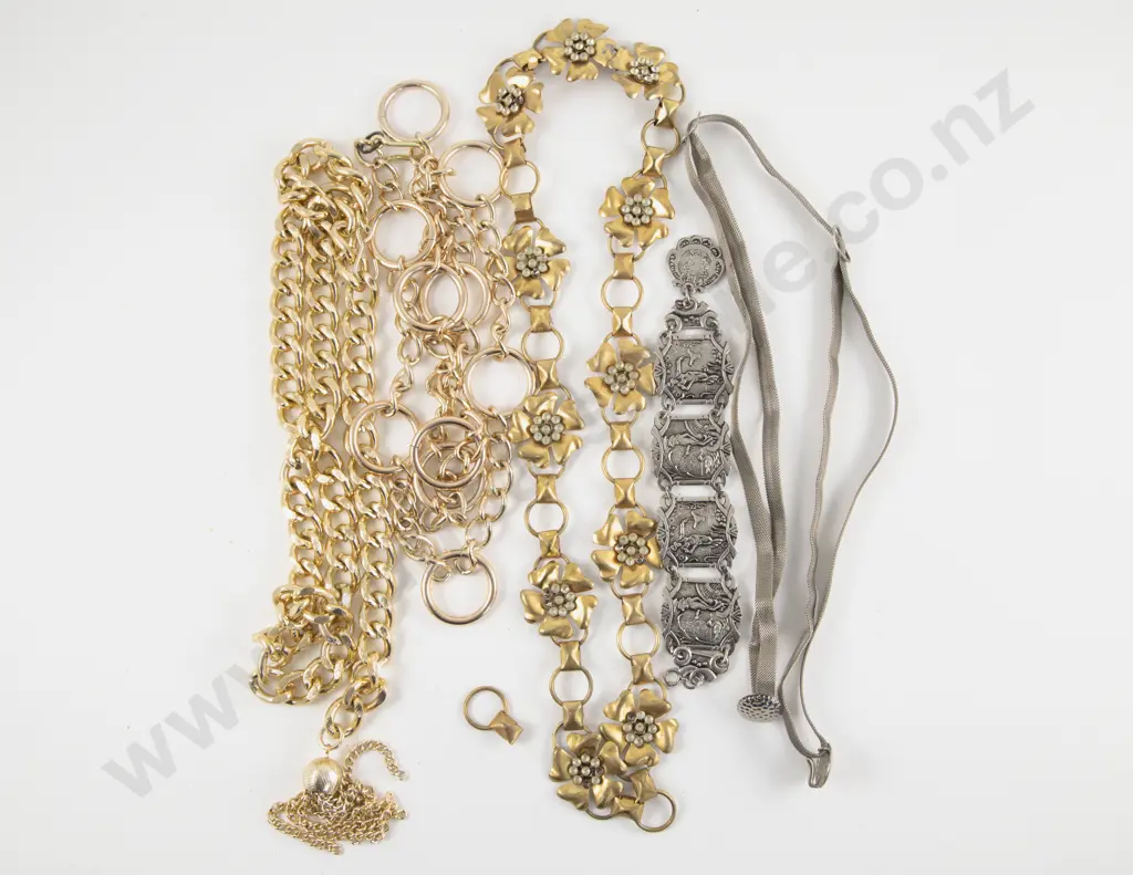 Quantity of Assorted Ladies Belts Image 1++