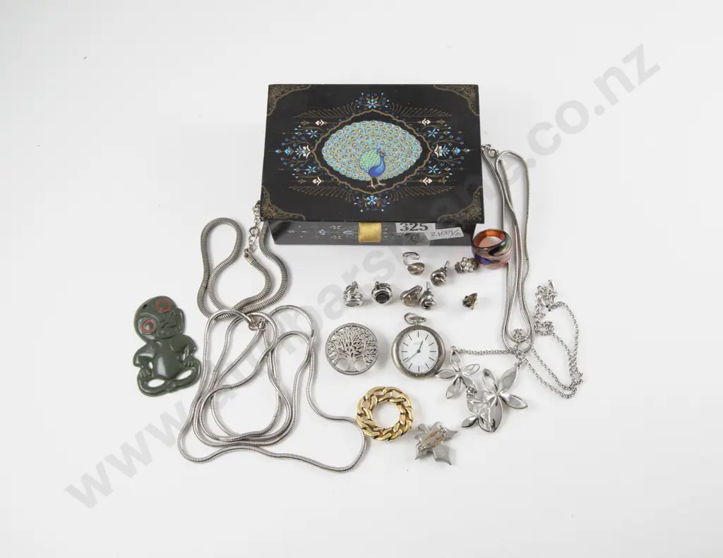 Collection of Assorted Costume Jewellery Image 1++