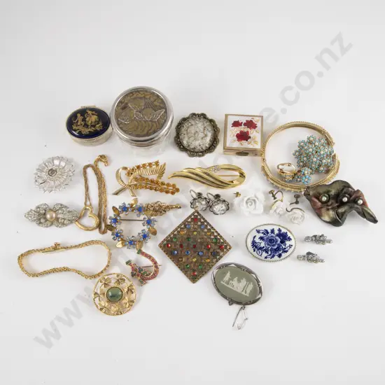 Quantity of Assorted Costume Jewellery