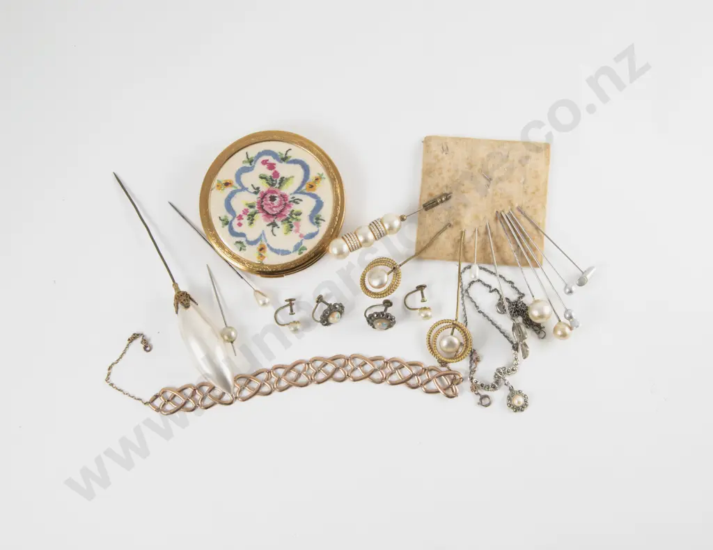 Collection of Vintage Hat Pins Image 1++