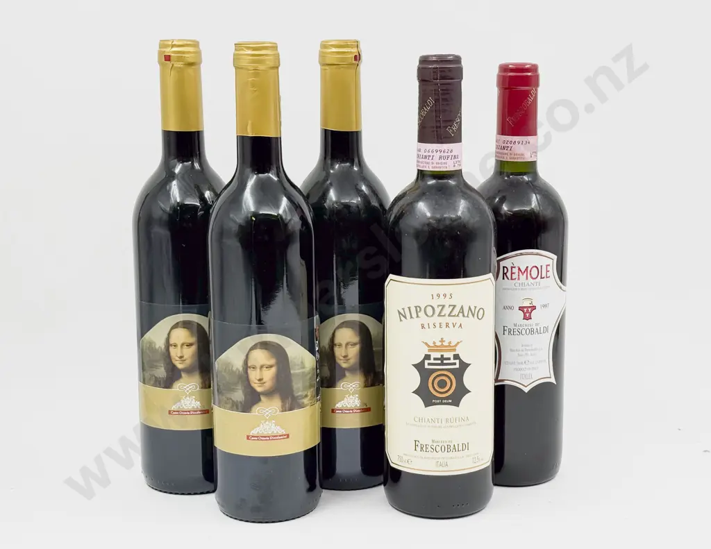 3 Bottles 2010 Nero d'Avola Sicilia Image 1++