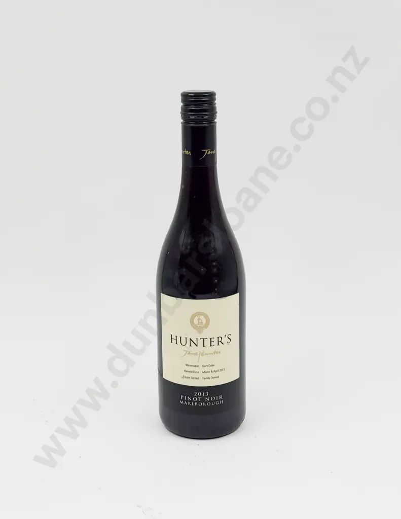 4 Bottles 2013 Pinot Noir and 2 Bottles 2015 Rosé Image 1++