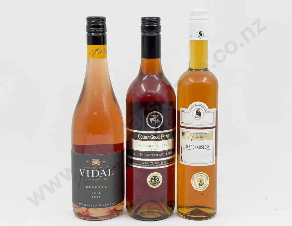 1 New Zealand 2018 Vidal Rosé Image 1++