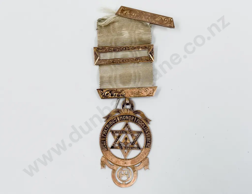 9ct Masonic Medal in Original Box Image 1++