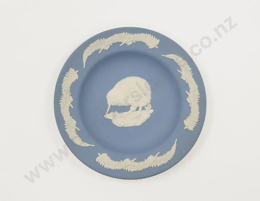 Wedgwood Kiwi Dish Image 1++