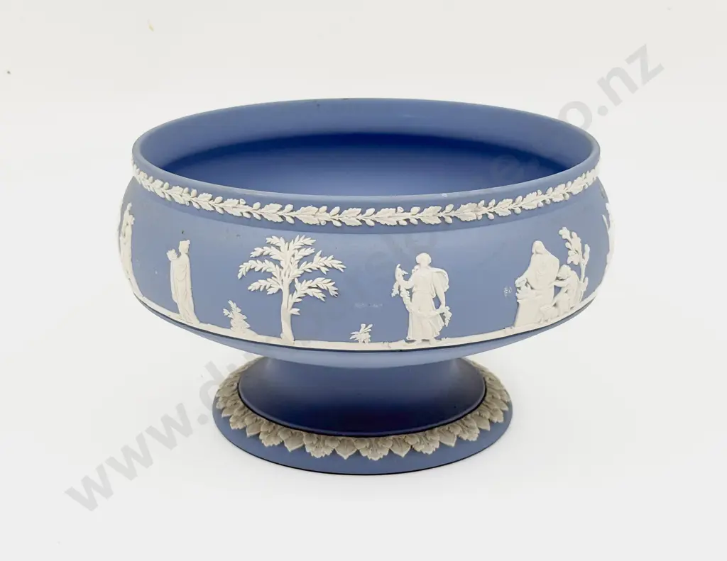 Wedgwood Pedestal Bowl Image 1++