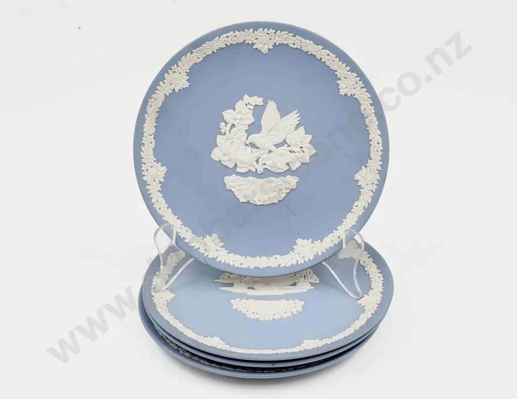 Four Assorted Wedgwood Comm. Dishes Image 1++