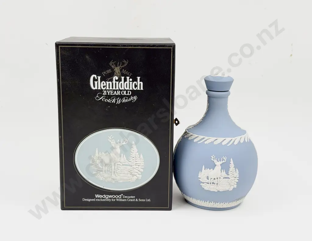 Wedgwood Glenfiddich Whisky Decanter Image 1++
