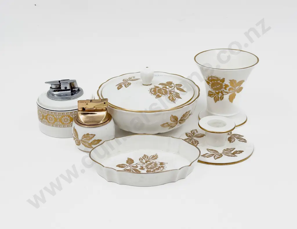 Small Quantity of Wedgwood "Gold Tonquin" Pattern China & Other Image 1++