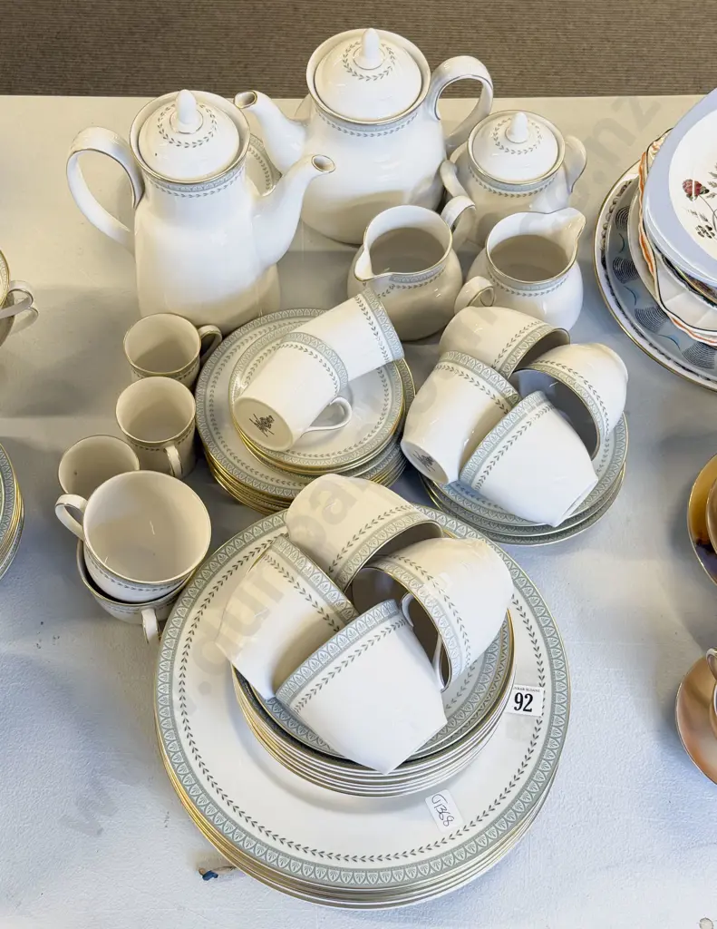 Royal Doulton "Berkshire" Pattern Dinner China Image 1++