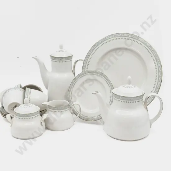 Royal Doulton "Berkshire" Pattern Dinner China
