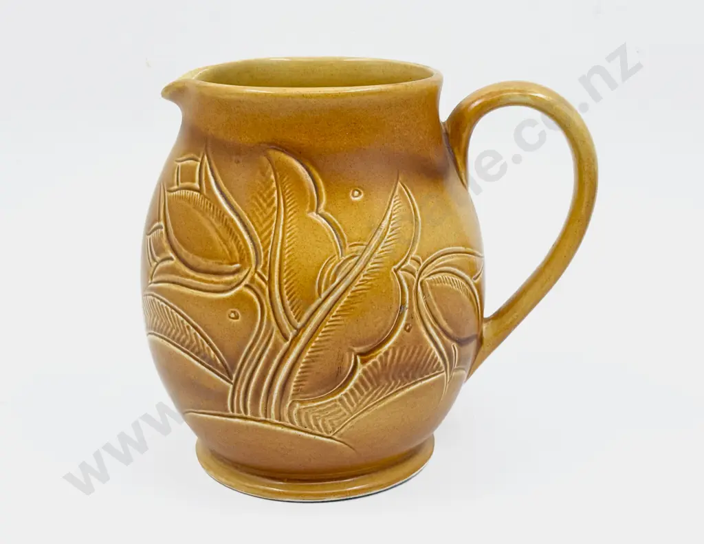 Susie Cooper Incised Jug Image 1++