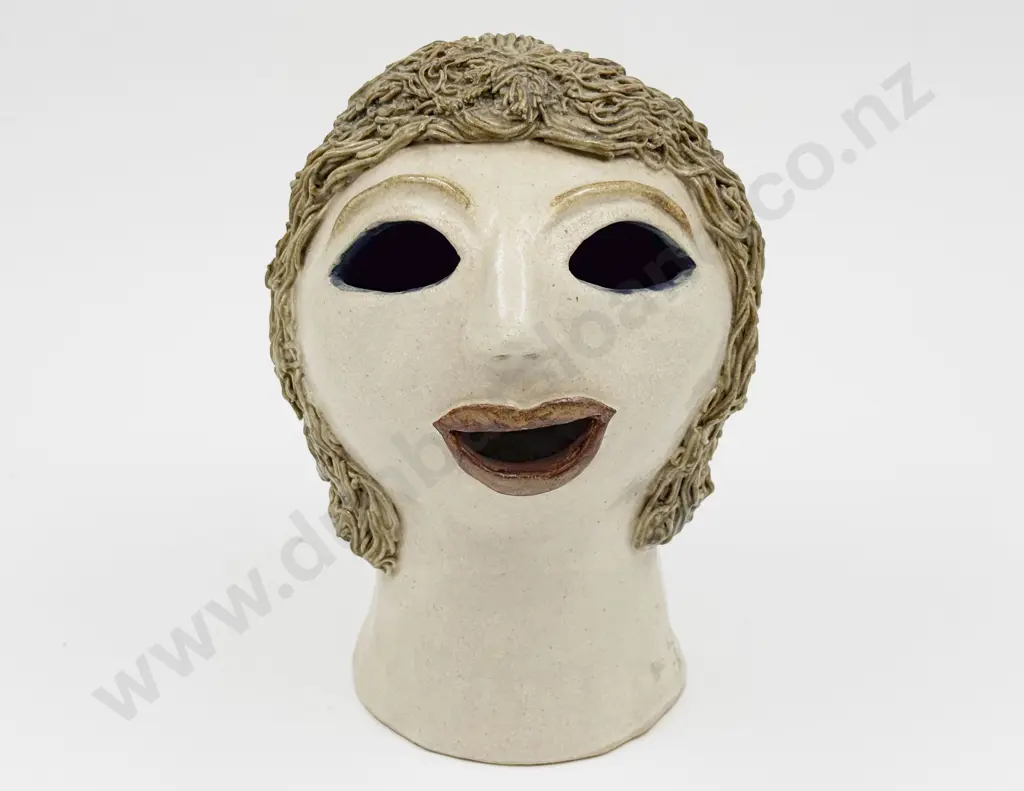 Pottery Bust Image 1++