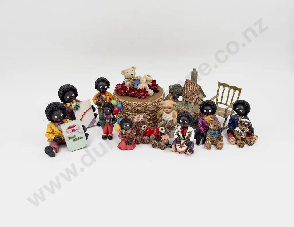 Box Quantity of Assorted Ornaments etc Image 1++
