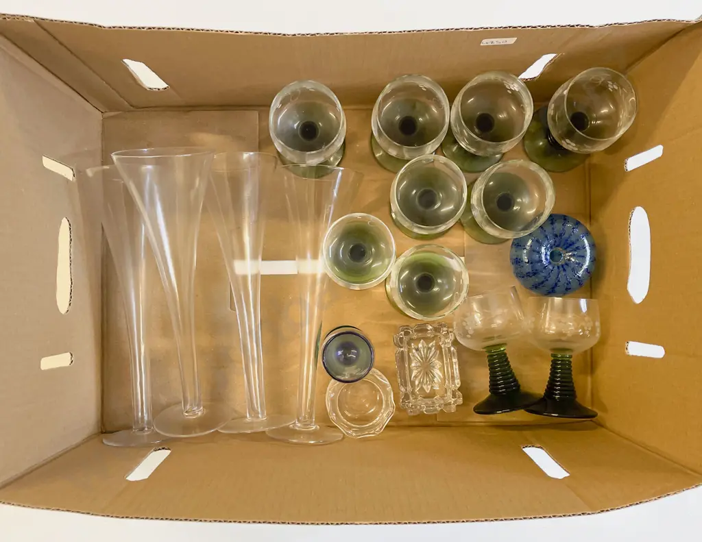 Box Quantity of Assorted Glass Ware etc Image 1++