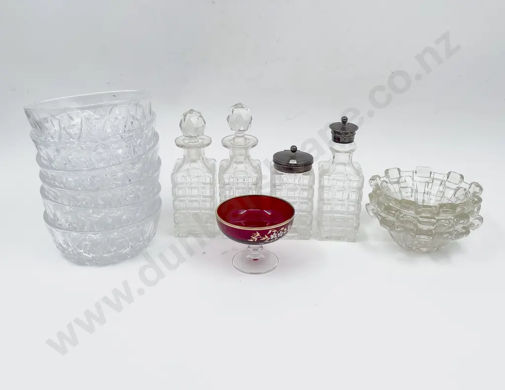 Box Quantity of Assorted Glass Ware Image 1++