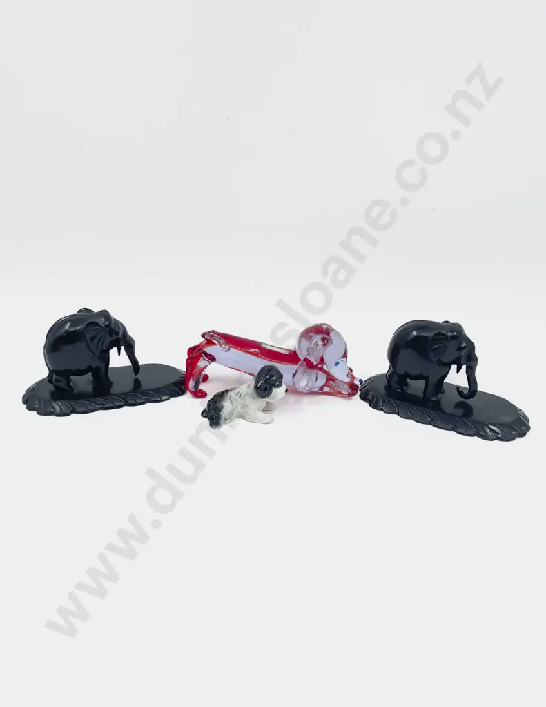 Quantity of Assorted Animal Ornaments Image 1++