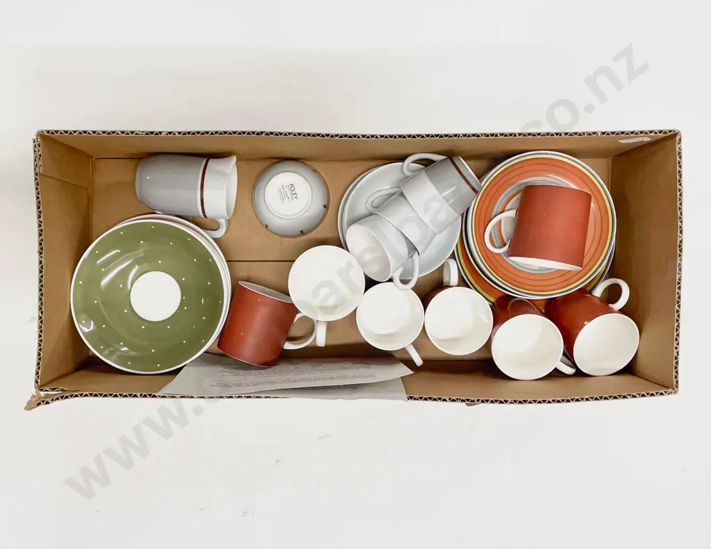 Box Quantity of Assorted Tea & Coffee China incl Wedgwood by Susie Cooper Image 1++
