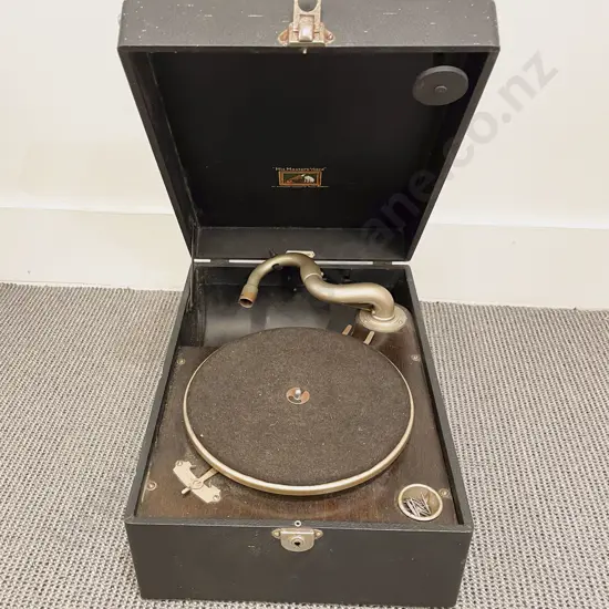 Vintage Radio & Travel Gramophone