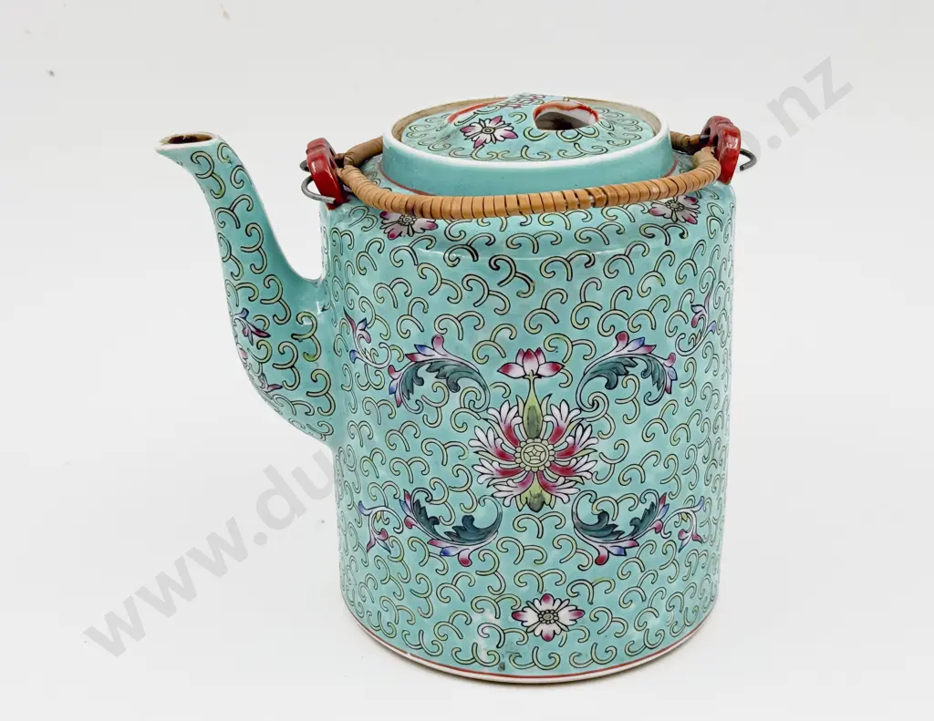 Chinese Teapot in Woven Presentation Basket Image 1++
