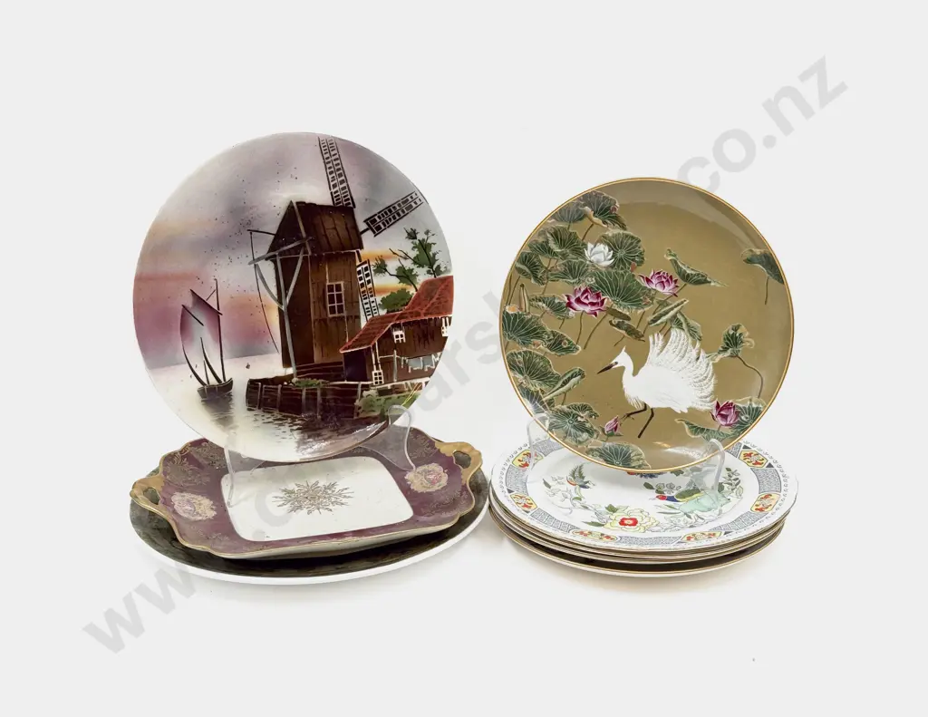 Quantity of Assorted Fancy China Plates etc Image 1++