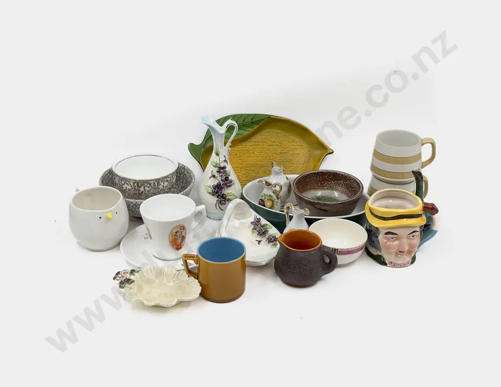 Box Quantity of Assorted China etc incl. Two T.G. Green Cups Image 1++