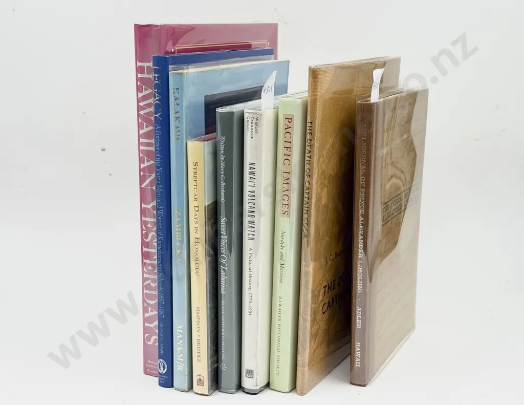 Quantity of Assorted Hawaiian & Pacific Island Reference Image 1++