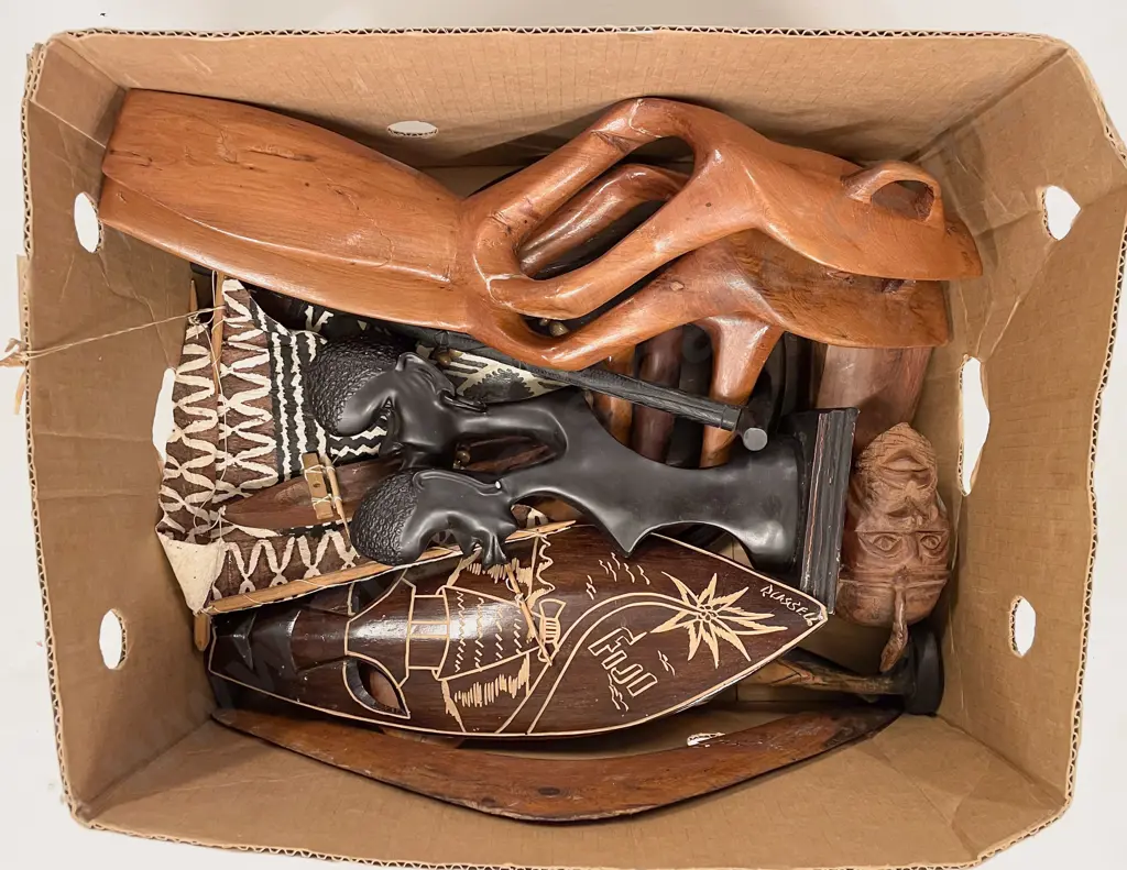Pacific Island & Other Stool Stand Boomerang Carvings etc Image 1++