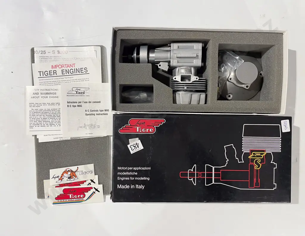 Boxed Italian Super Tigre Model Engine Image 1++