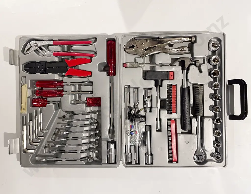 Cased Multi Tool Set Image 1++
