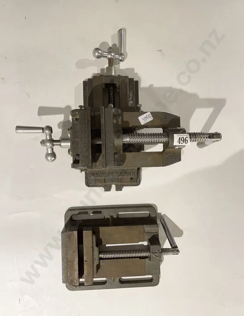 Two Assorted Bench Vices Image 1++