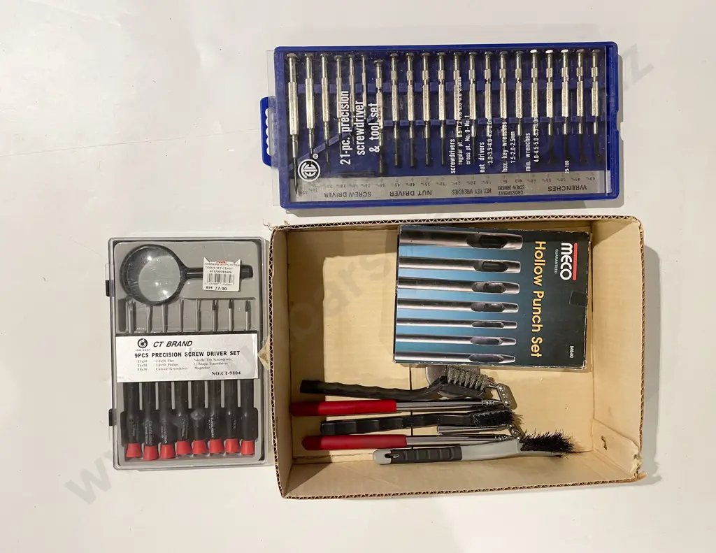 Box of Assorted Tools Image 1++