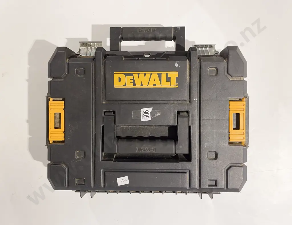 De Walt Travel Toolbox Image 1++