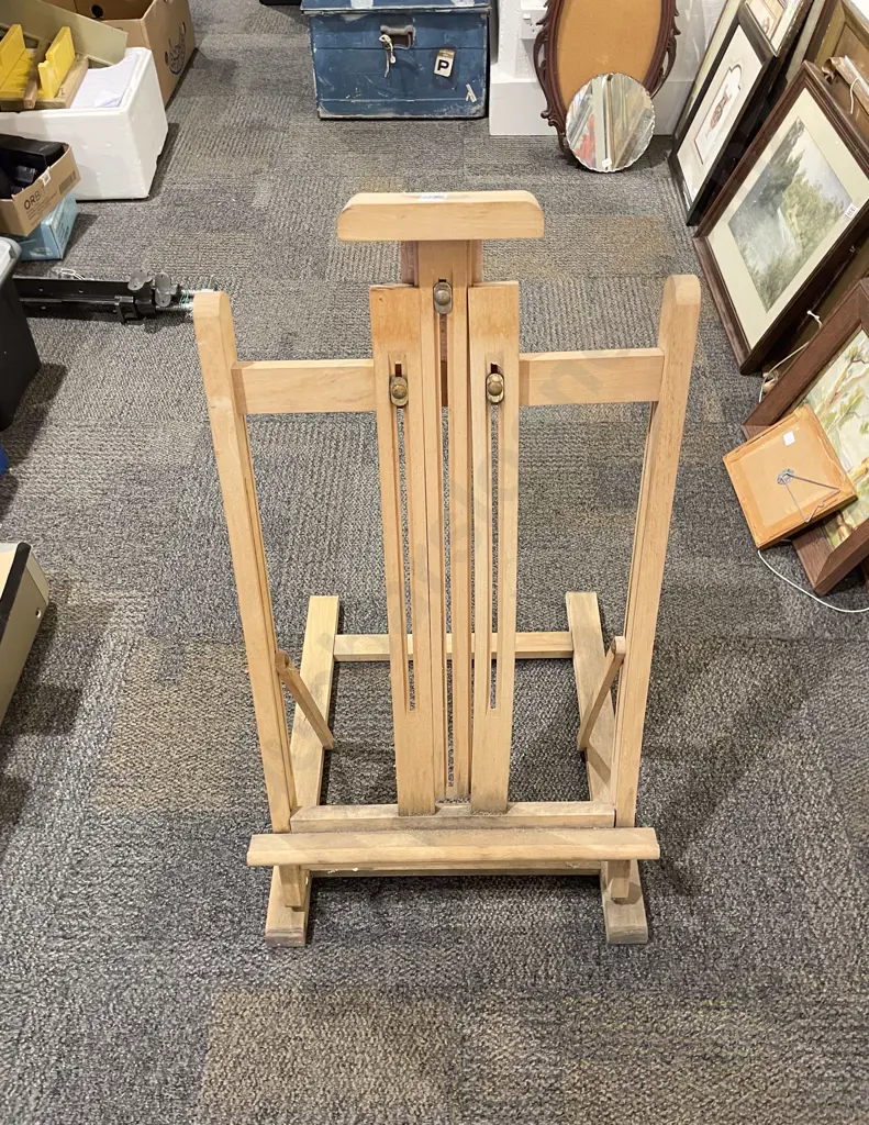 Table Top Artist's Easel Image 1++