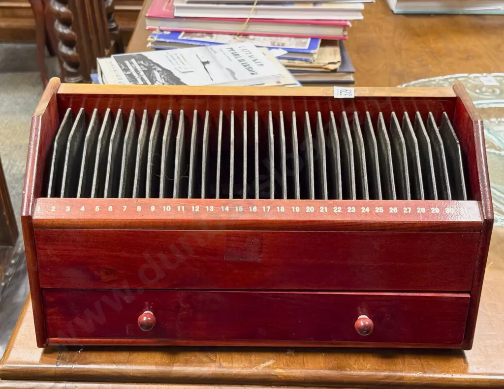 Small 45rpm Record Cabinet Image 1++