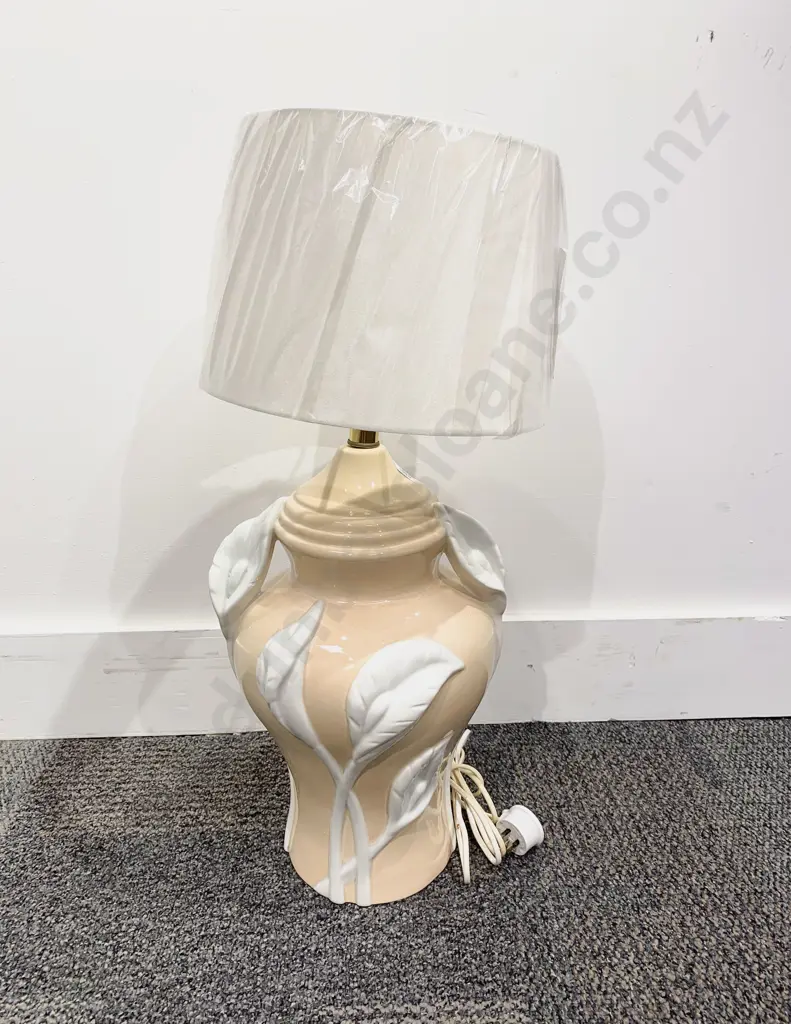 Doris Kelly Vase Form Floral Decorated Table Lamp Image 1++