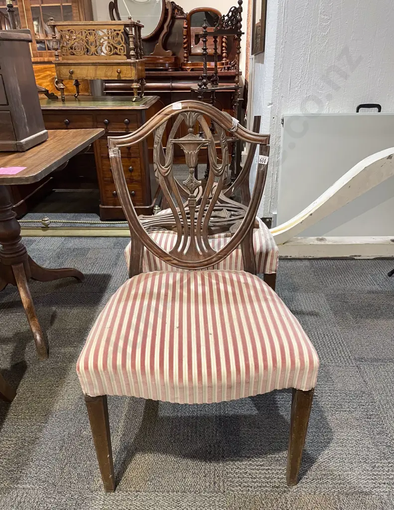Three Antique Hepplewhite Dining Chairs (For Restoration) Image 1++