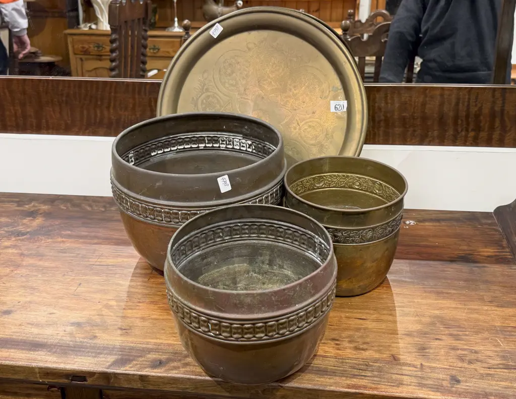 Graduated Pair of Copper Planters together with Small Brass Planter & Tray Image 1++