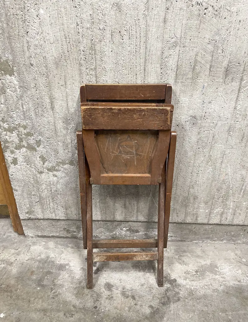 Vintage Folding Chair Image 1++